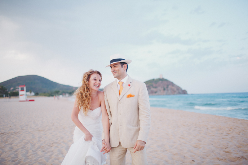 bride and groom at chia beach