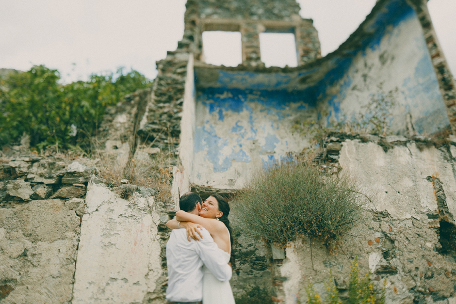 Bride and groom in Sardinia