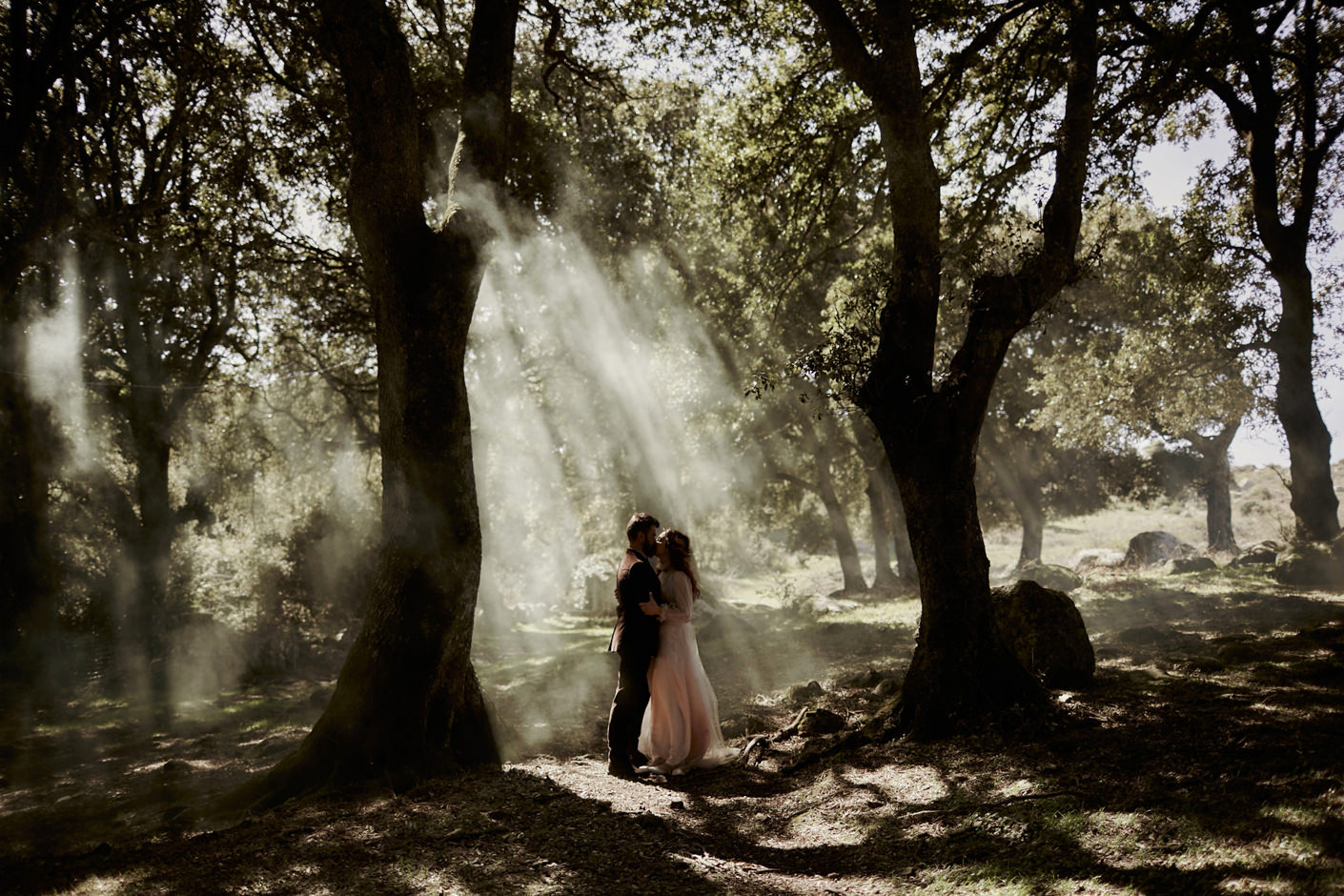gli sposi nel bosco di San Leonardo - sposarsi nel centro sardegna