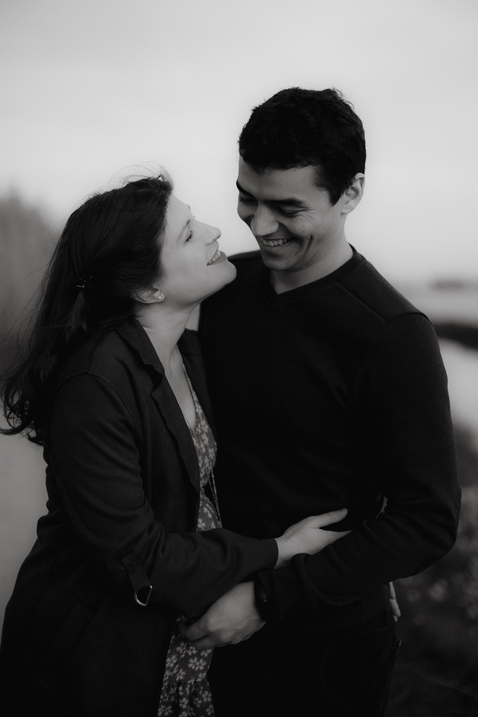 Miriam e Guido durante il servizio fotografico di gravidanza nel Parco del Molentargius
