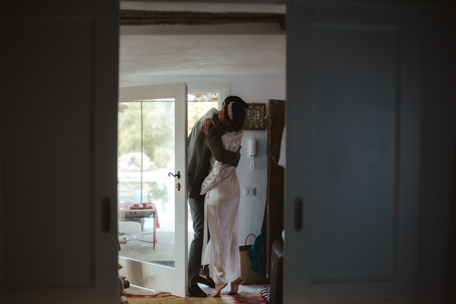la sposa saluta il suo migliore amico