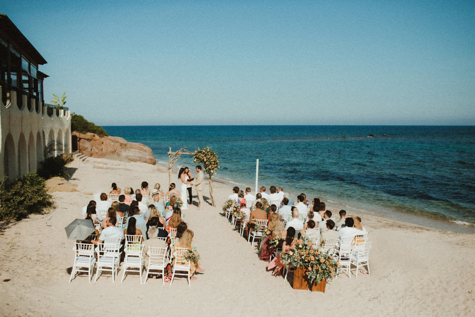 Beach wedding in sardinia at Hotel is Morus in south Sardinia