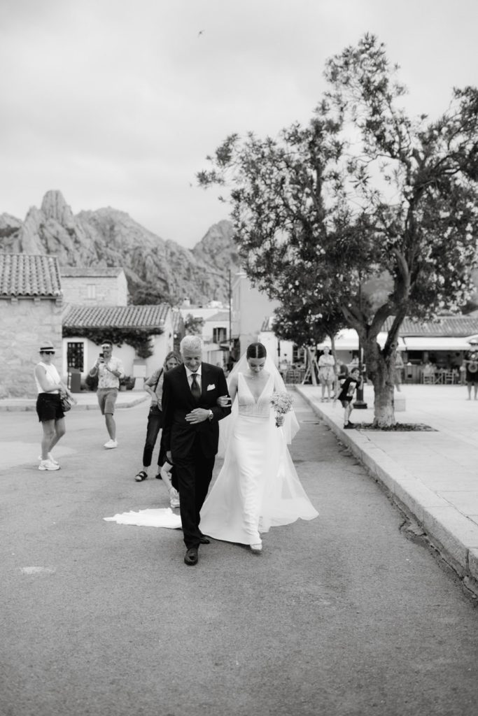 bride arriving to the church