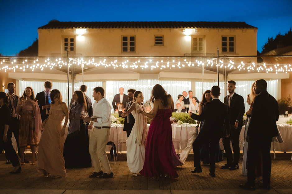 I balli durante la cena, Fotografo matrimonio in Costa Smeralda