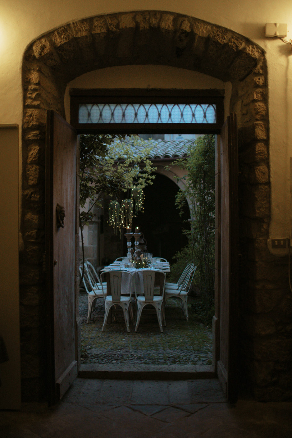 Wedding Dinner setups at Antica Dimora del Gruccione, mise en place by Montiblu