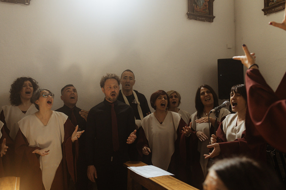 Coro gospel durante la messa di matrimonio